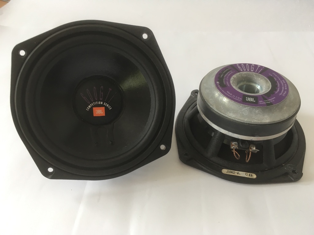 Subwoofer JBL 600GTI specifications.